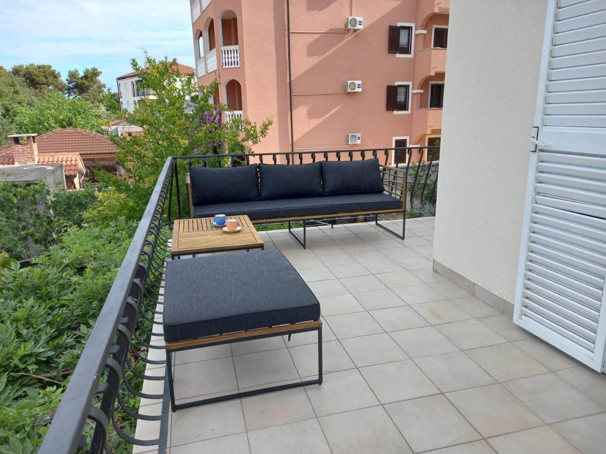 Apartman Noni Биоград-на-Мору Экстерьер фото